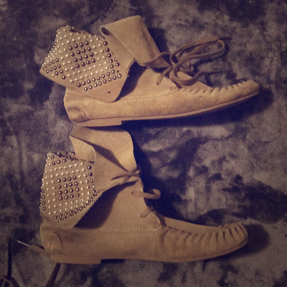 Steve Madden Moccasin style shoe